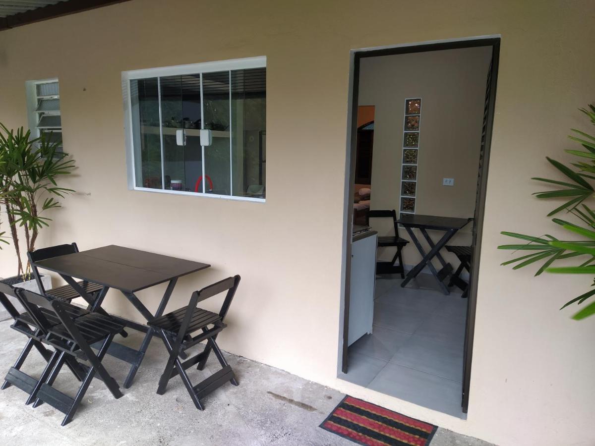 Pousada Chapéu de Sol, 400 metros da Praia, no centro, com estacionamento Ilha Comprida Exterior foto