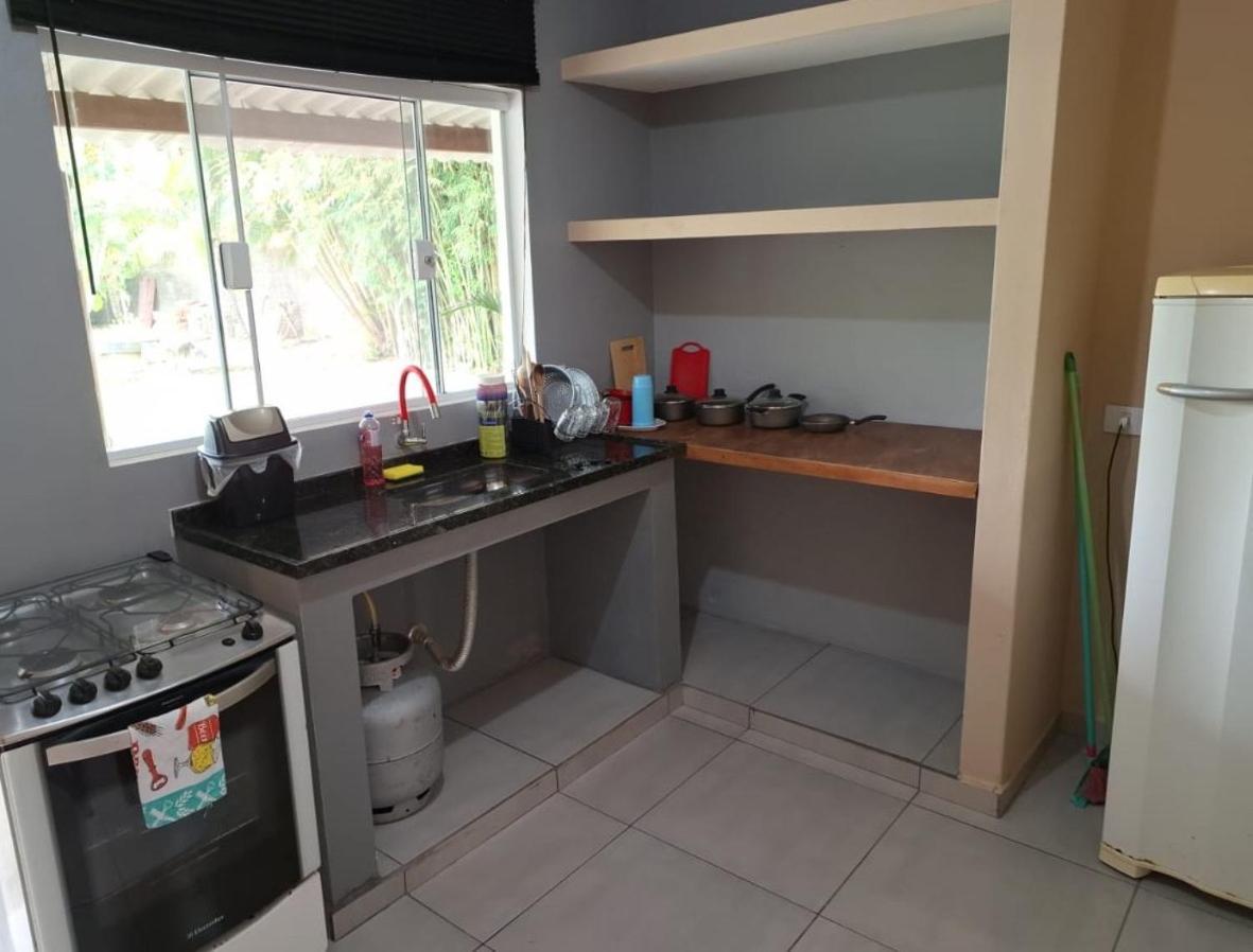 Pousada Chapéu de Sol, 400 metros da Praia, no centro, com estacionamento Ilha Comprida Exterior foto