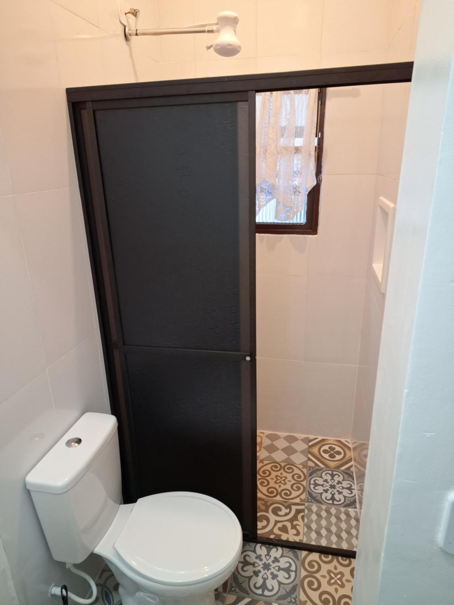 Pousada Chapéu de Sol, 400 metros da Praia, no centro, com estacionamento Ilha Comprida Habitación foto