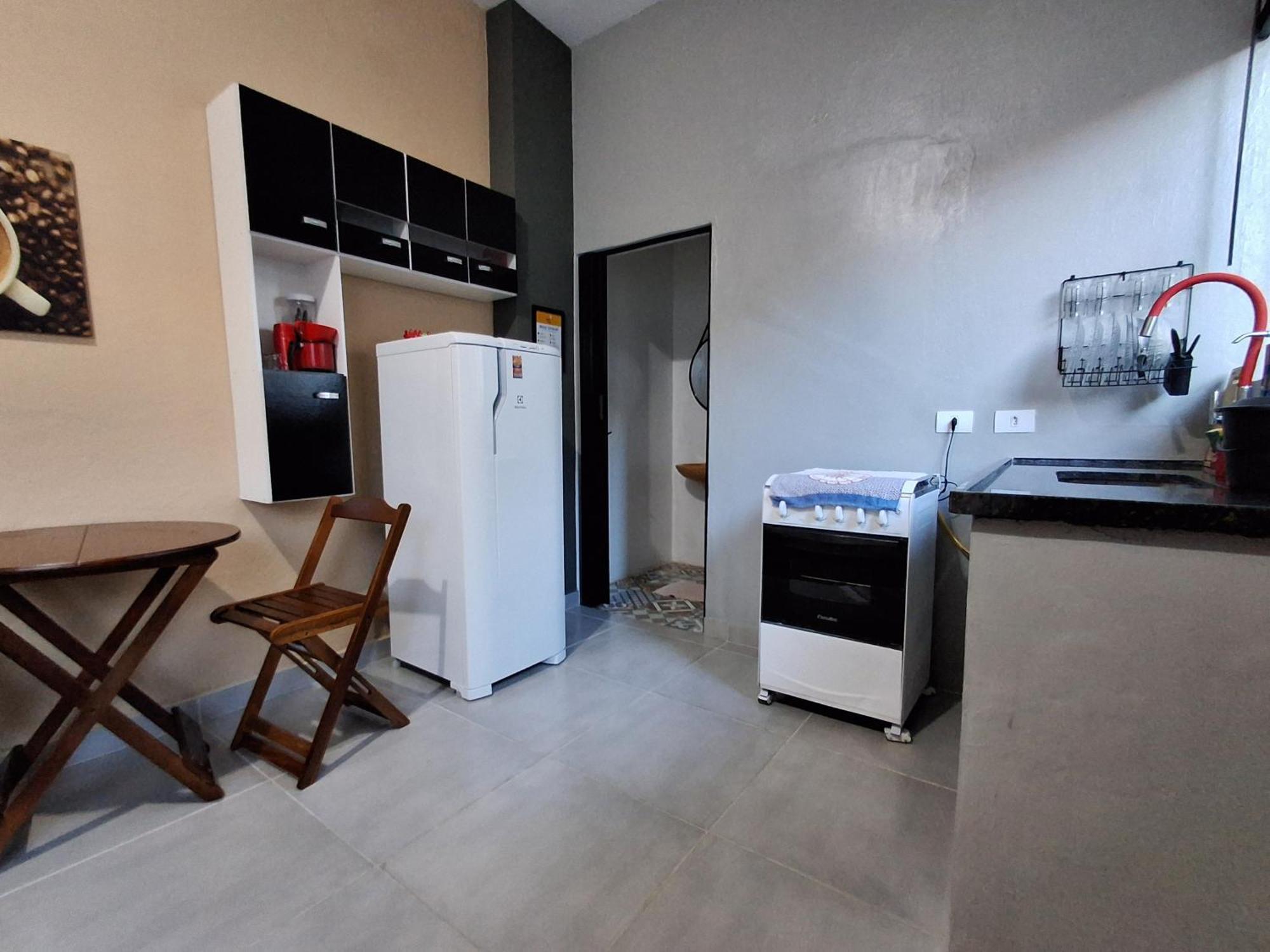 Pousada Chapéu de Sol, 400 metros da Praia, no centro, com estacionamento Ilha Comprida Exterior foto